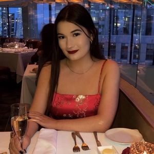 Meet your Posher, Chloe